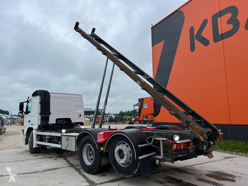 Camión Volvo 6x2*4 HYDRAULICS / CHASSIS L=6875 mm