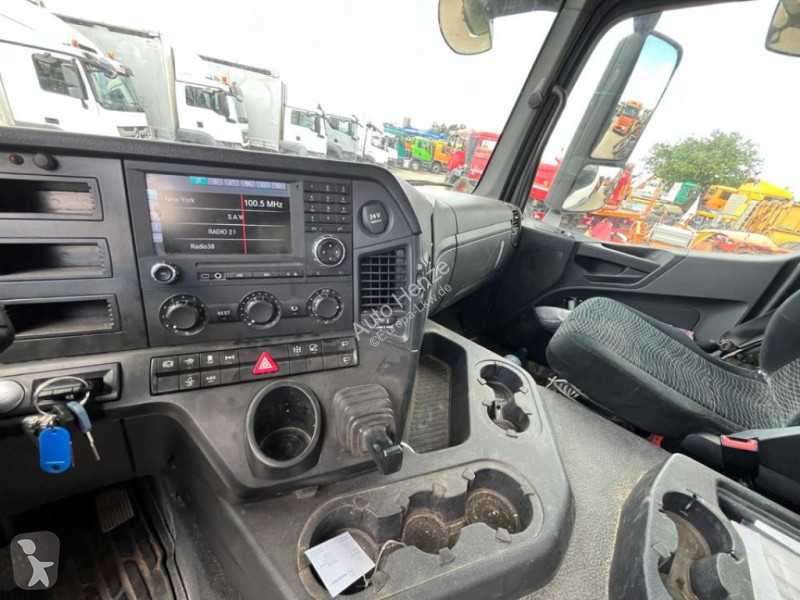 Kamion Mercedes Arocs 1835 K 2-Achs Kipper Kran...