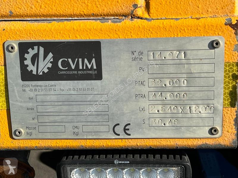 Camion Iveco 420 cv 8x2 PORTE ENGINS