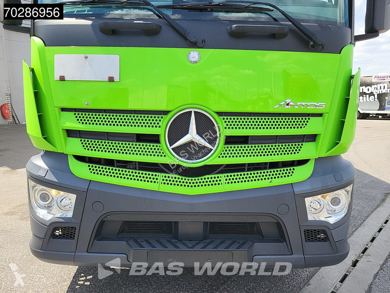 Vrachtwagen Mercedes 1827 4X2 2000kg...