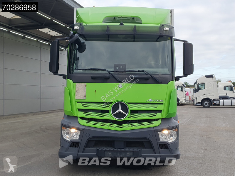 Vrachtwagen Mercedes 1827 4X2 2000kg...