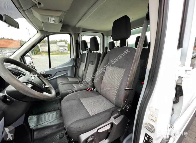 Véhicule utilitaire Ford Doka 7-seaters + Box...
