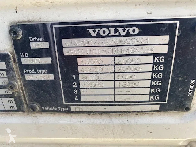 Camion Volvo 330 2 temp koelvriesbak , 760...