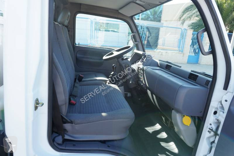 Furgoneta Nissan
