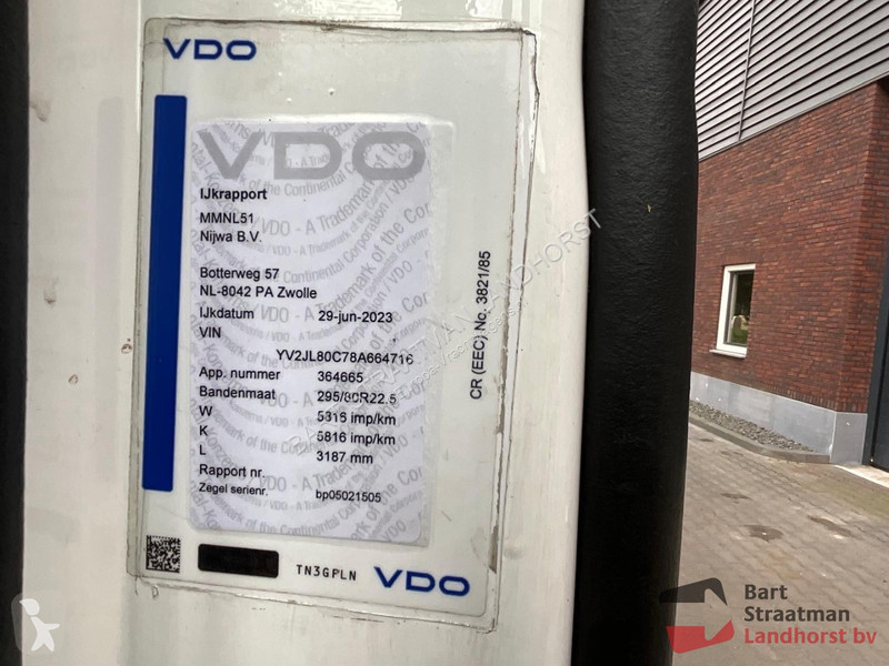 Kamion Volvo FM 9.380 6x2 Euro 5 Tanker Truck...