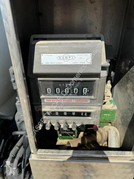 Kamion Nissan M90 T160 CISTERNA CARBURANTI E...