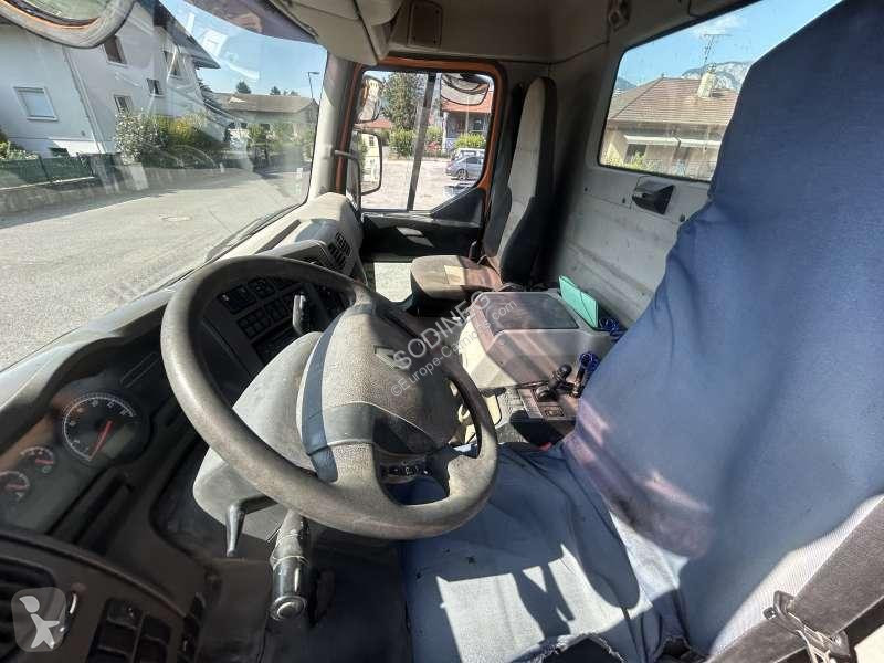 Kamion Renault  Grue HMF