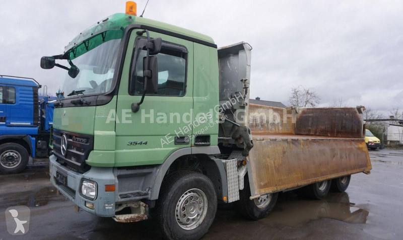 Kamion Mercedes 3244