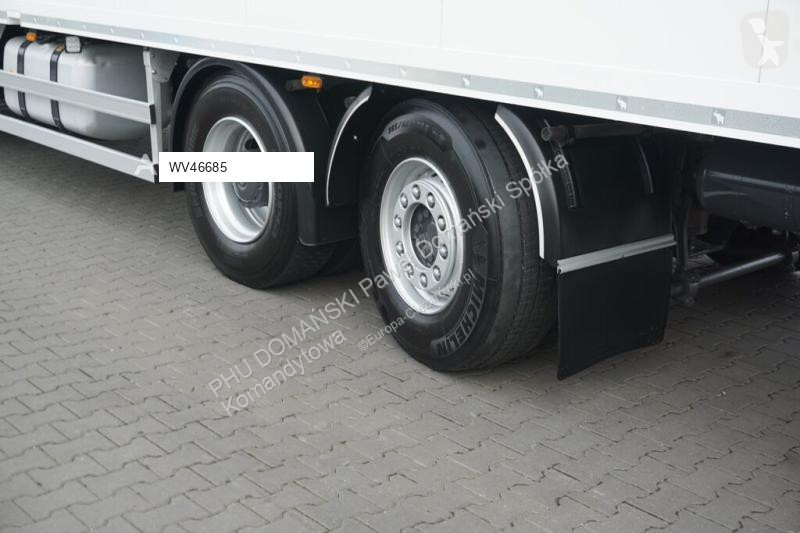 Kamion Mercedes ANTOS / / EURO 6 / CHŁODNIA +...