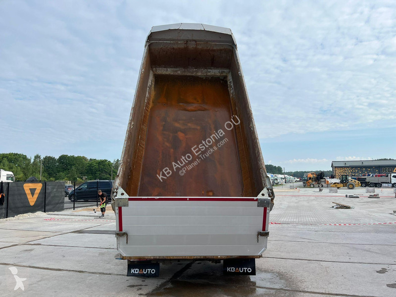 Kamion Volvo 350 6x2*4 BOX L=5383 mm