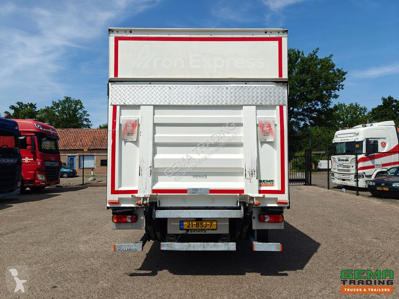 Kamion Renault D240 4x2 Half Sleeper Cab Euro6E...