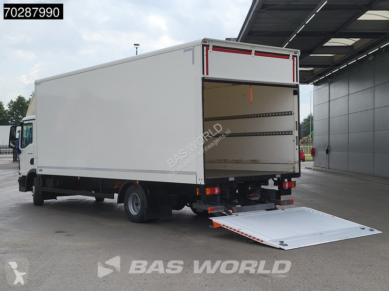 Vrachtwagen MAN 12.250 4X2 12tonner 1500kg...