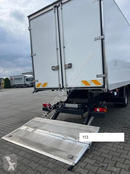 Camion Iveco 72C18 EURO6E CONTAINER+LIFT 1.HAND