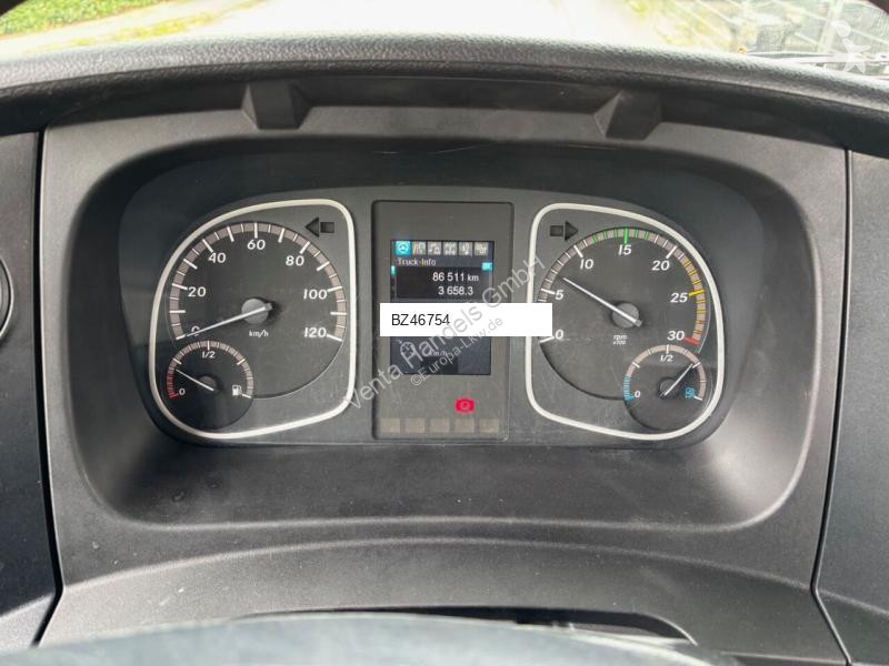 Kamion Mercedes III 818