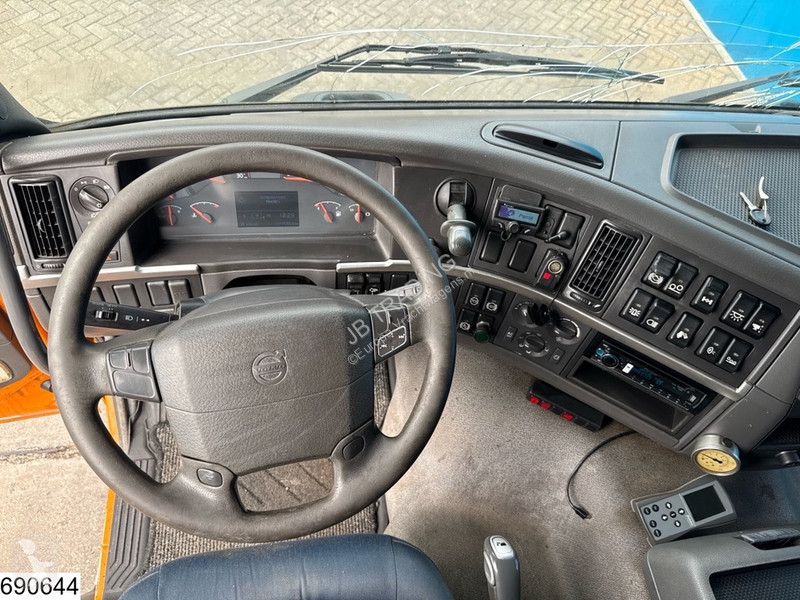 Lastbil Volvo 420 8X2, EURO 5, HYVA