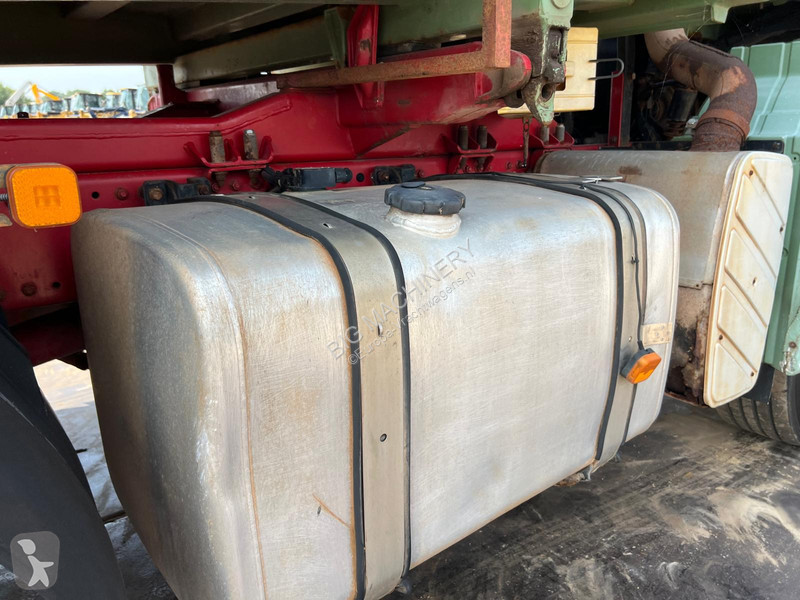 Lastbil MAN TGA tipper + HMF crane