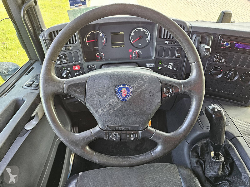 Camion Scania 360 2500 kg lift