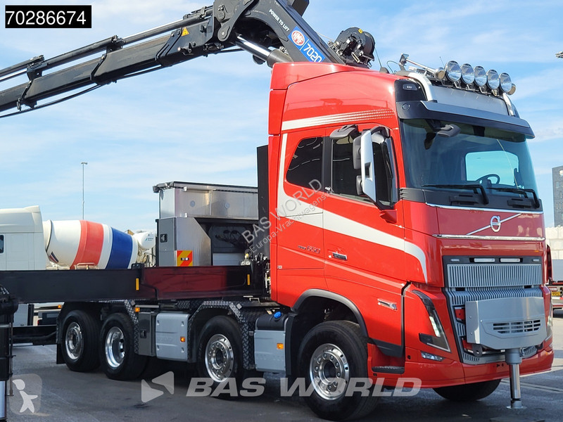 Vrachtwagen Volvo 650 8X2 HMF 7020K-RCS Crane +...