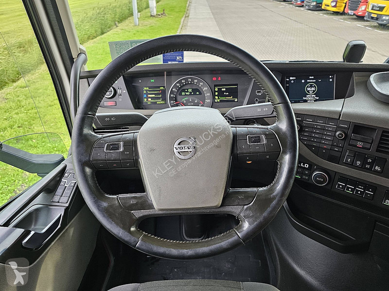 Kamion Volvo FH  6x2*4