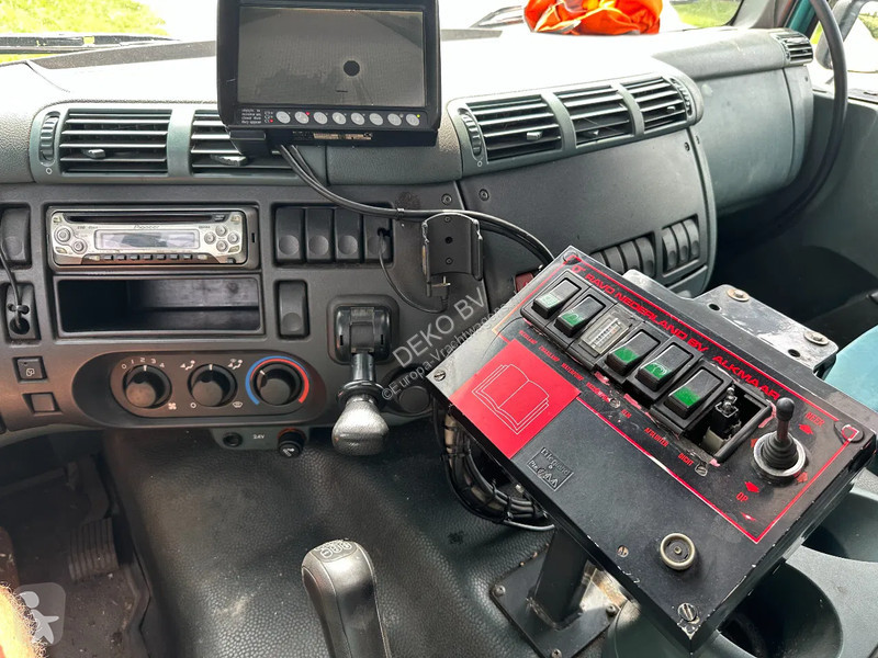 Vägmaskiner DAF 75250 WITH RAVO KZ7082/150...