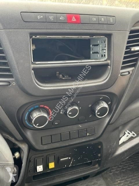 Nyttofordon Iveco 35S-110 E5 + Multitel MT202 DS