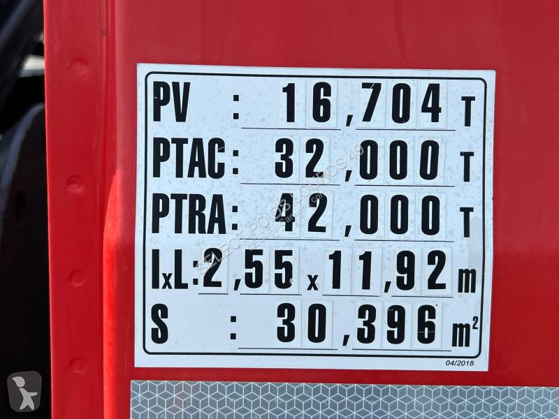 Camion MAN 35.360 8x2 porte engins