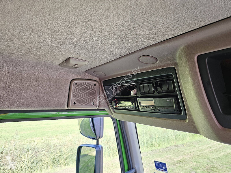 Camión DAF 230 16T AIRCO TAILLIFT