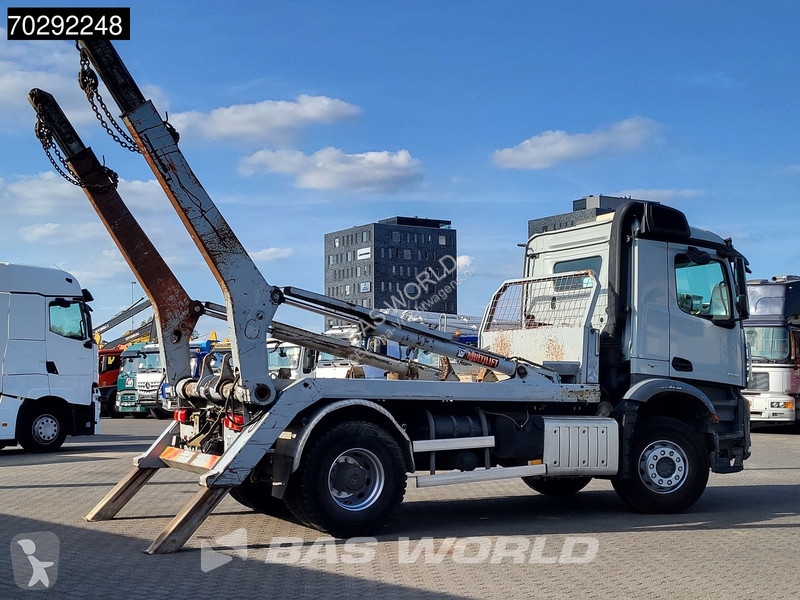 Kamion Mercedes 1948 4X2 14tons skiploader...
