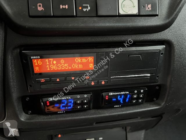 Camião Iveco 70C18 Tiefkühlkoffer mit Ladebordwand