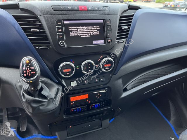 Camião Iveco 70C18 Tiefkühlkoffer mit Ladebordwand