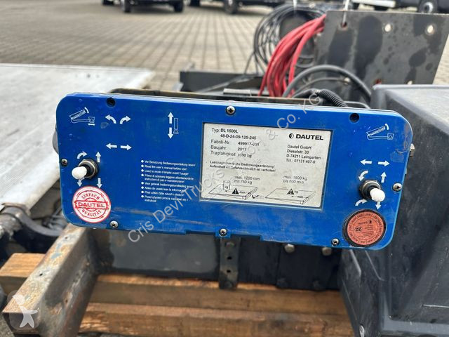 Kamion Iveco  Koffer 8,80 m + Ladebordwand 1,5t