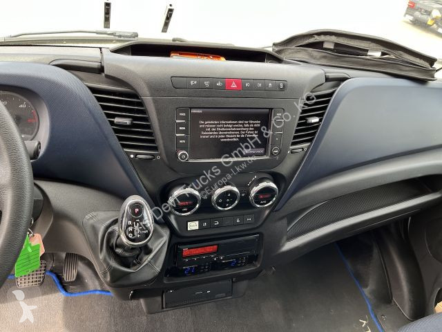 Camião Iveco 70C18 Kühlkoffer mit Ladebordwand...
