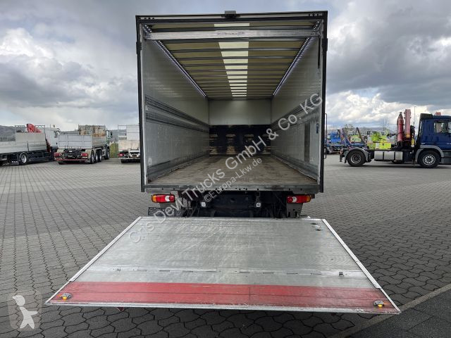 Vrachtwagen Iveco 120E25 4x2 Koffer | Ladebordwand
