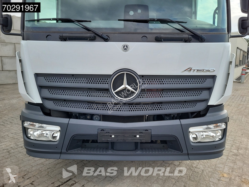 Kamion Mercedes 1221 4X2 1500kg Ladebordwand...