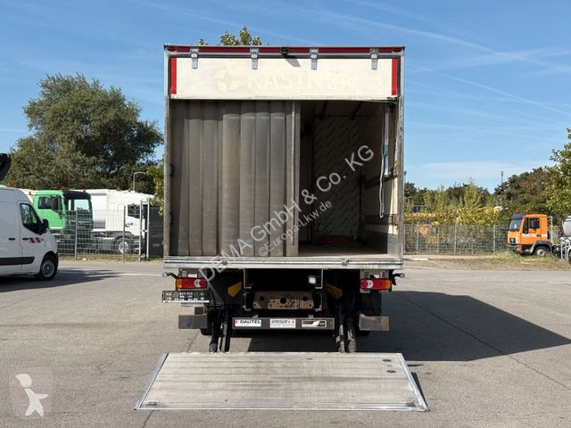 Kamion Iveco...