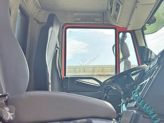 Camion Iveco TRAKKER 190T36 * HIAB 111 ES-2...