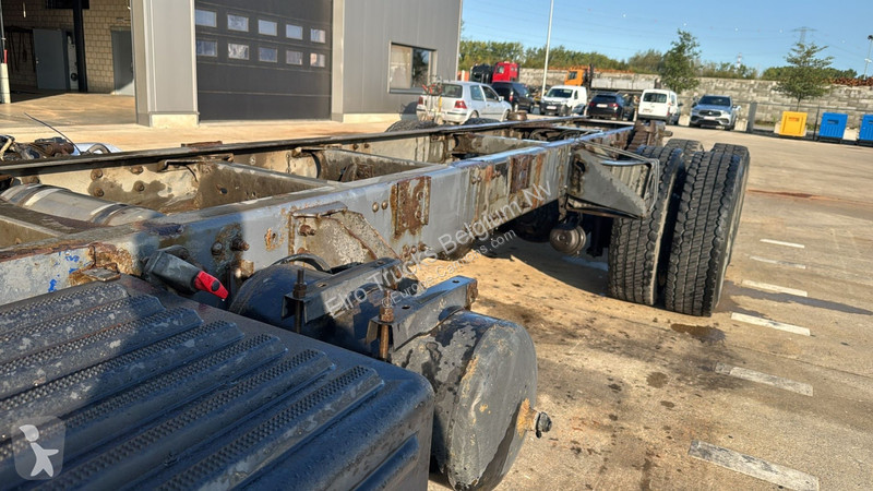 Camion Volvo - 320 (POMPE MANUELLE / BIG HUB /...