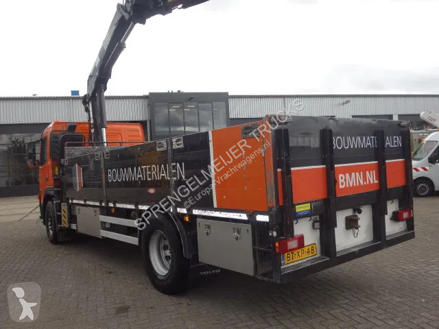 Camion Volvo 310 hmf15 ton crane