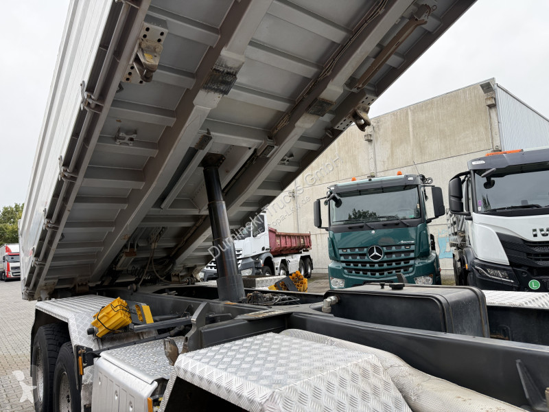شاحنة Mercedes 3246K 8X4 Meiller
