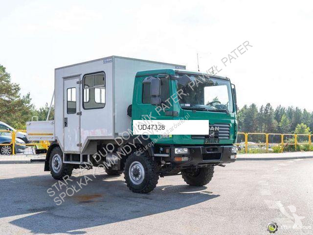 شاحنة MAN TGM 13.240 4x4 BL Double Cab Camper BUS