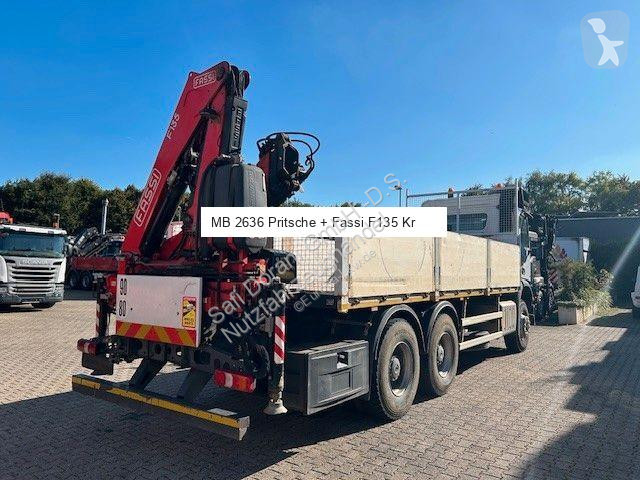 Kamion Mercedes Pritsche + Fassi F135 Kran 6x4...