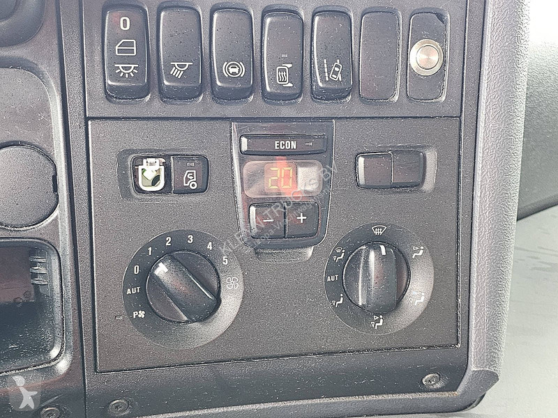 شاحنة Scania P320 6X2*4 AMBERET IFT