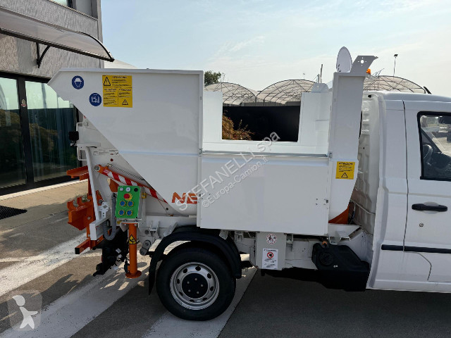 Véhicule utilitaire Piaggio Porter NP6 con...
