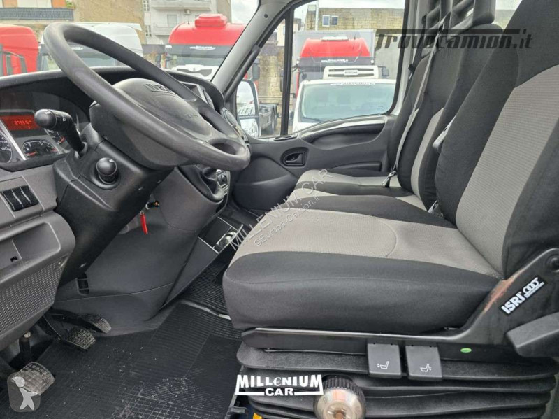 شاحنة Iveco 70C17 PASSO 3750 2011