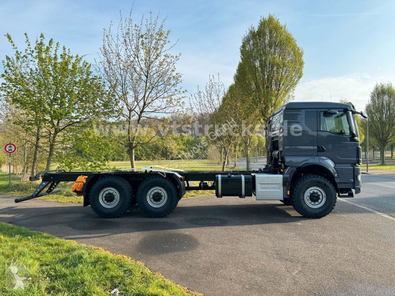 شاحنة MAN 3 33.520 6x6 BB Retarder...
