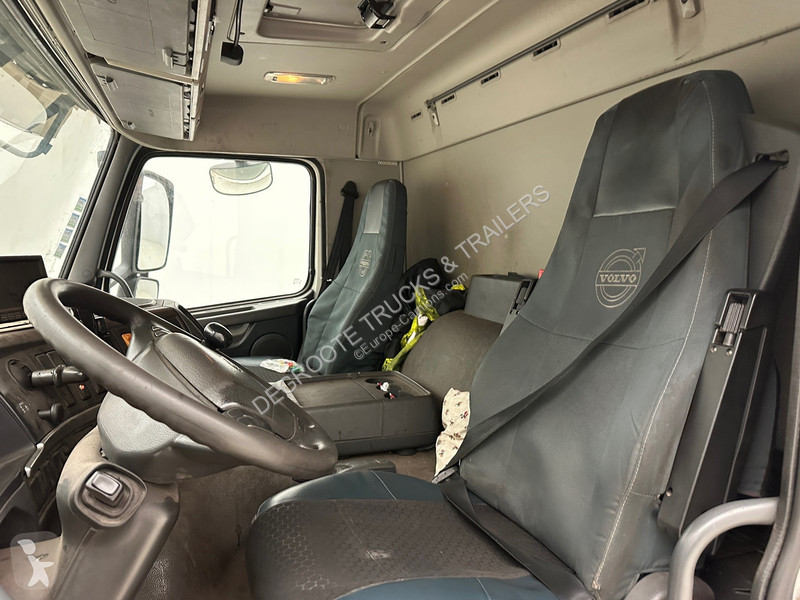 شاحنة Volvo 300 - 6x2
