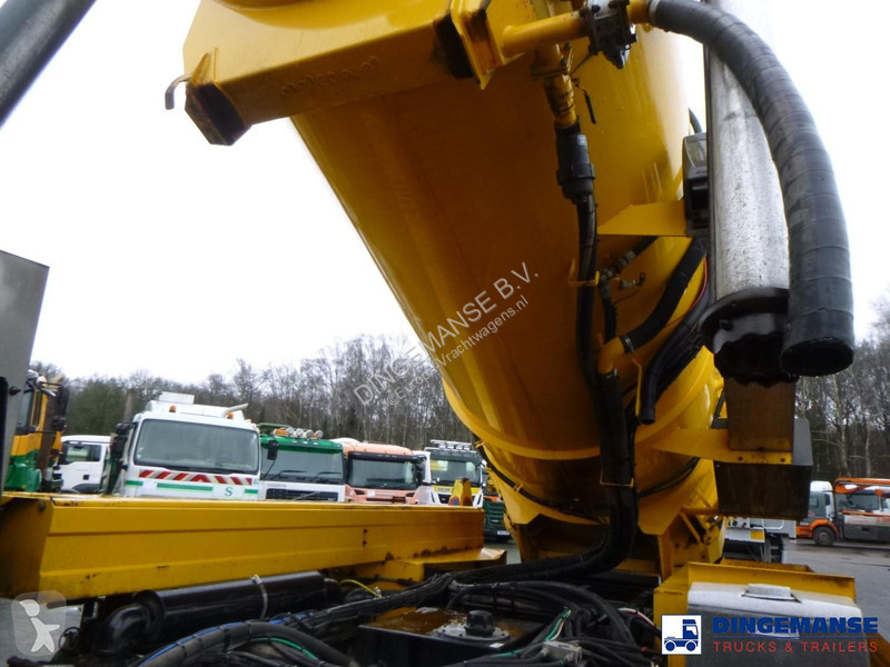 شاحنة DAF 55220 4X2 RHD Whale vacuum tank 8.1 m3