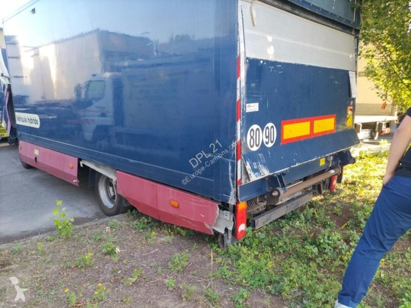 Ciężarówka Mitsubishi Fuso 7C15