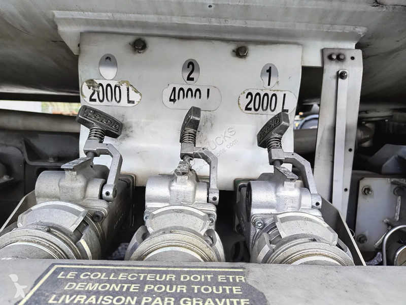 شاحنة Renault 220 8000L FUEL / CARBURANT TANK -...