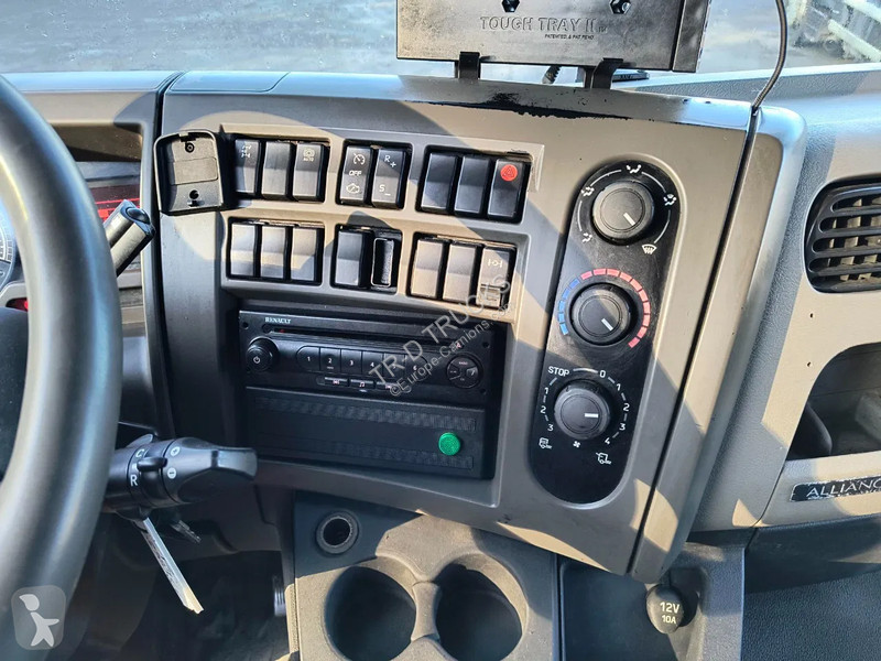 شاحنة Renault 300 DXI 13500L CARBURANT / FUEL -...